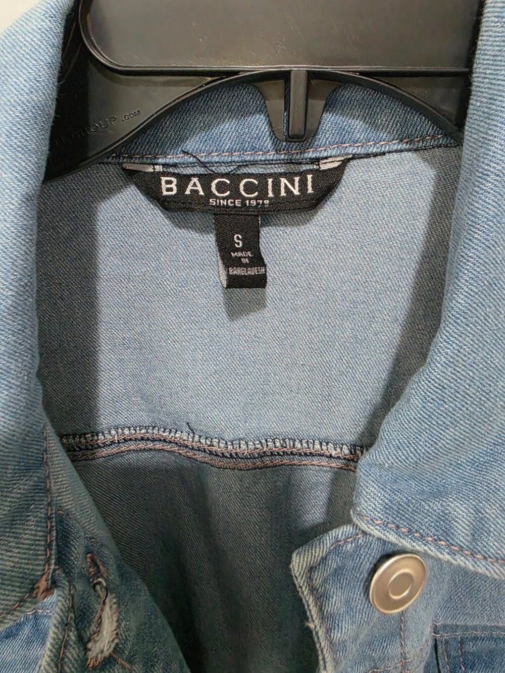 Baccini Light Wash Denim Jean Jacket – Women’s Small Button Front Classic - Picture 2 of 12